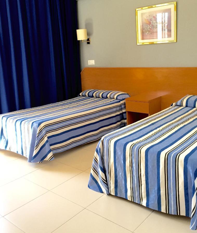 Hotel Bon Repòs Calella Quarto foto